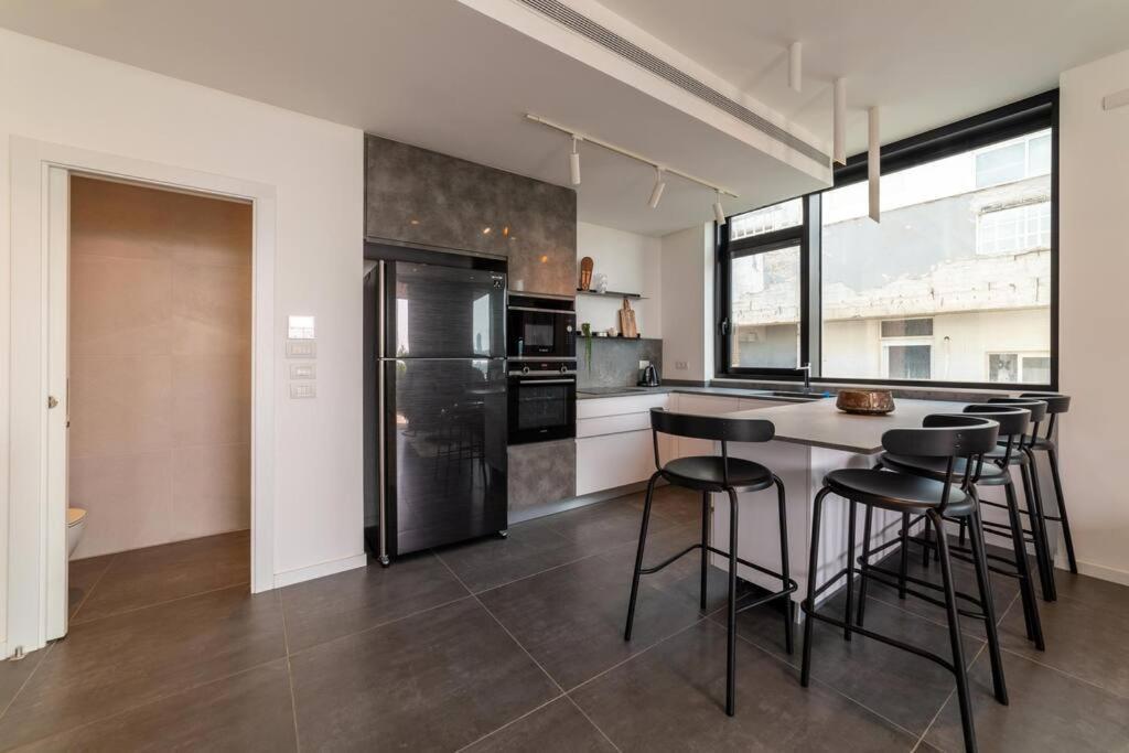 Amazing Penthouse On Gordon Beach 8 Guests Tel Aviv Dış mekan fotoğraf
