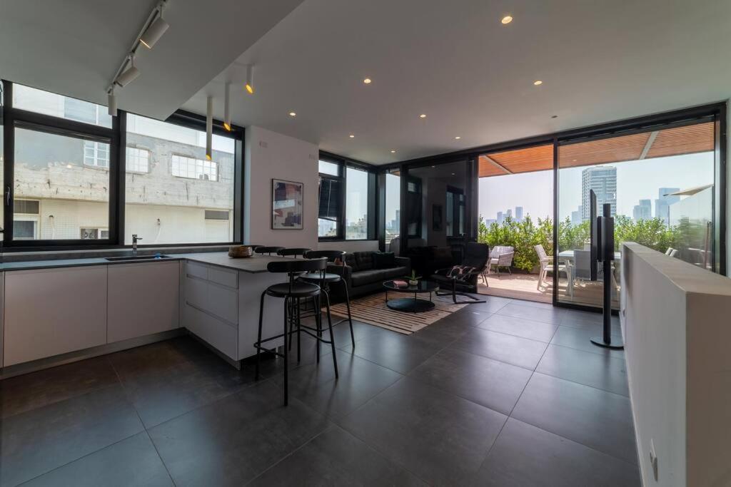 Amazing Penthouse On Gordon Beach 8 Guests Tel Aviv Dış mekan fotoğraf