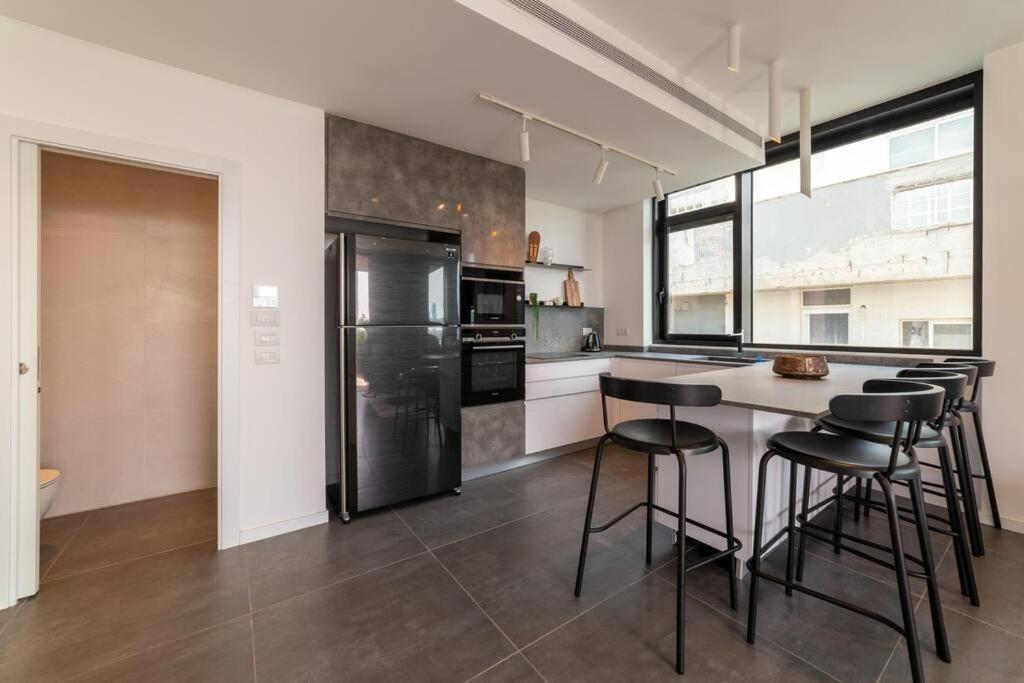 Amazing Penthouse On Gordon Beach 8 Guests Tel Aviv Dış mekan fotoğraf